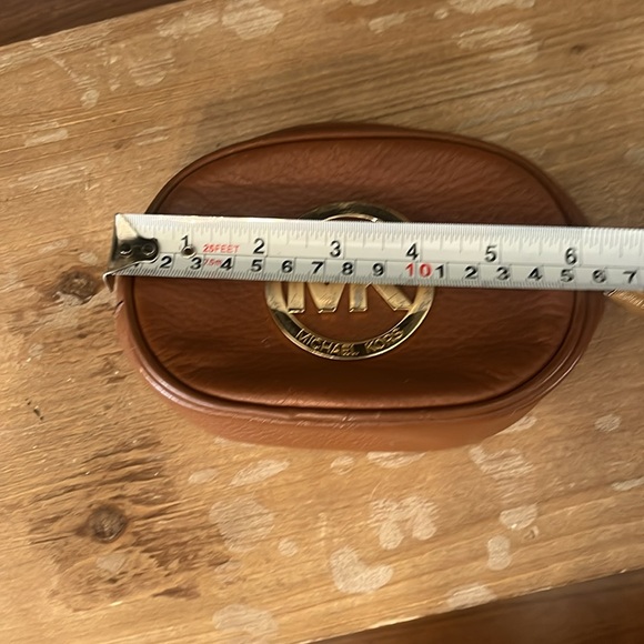 - Michael by Michael Kors Brown Leather Small Pouch with gold hardware ver… - Picture 14 of 15